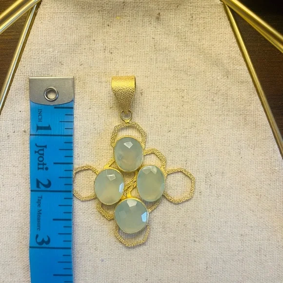 ✨ Aqua Blue Chalcedony Honey Comb Pendant - Picture 6 of 6